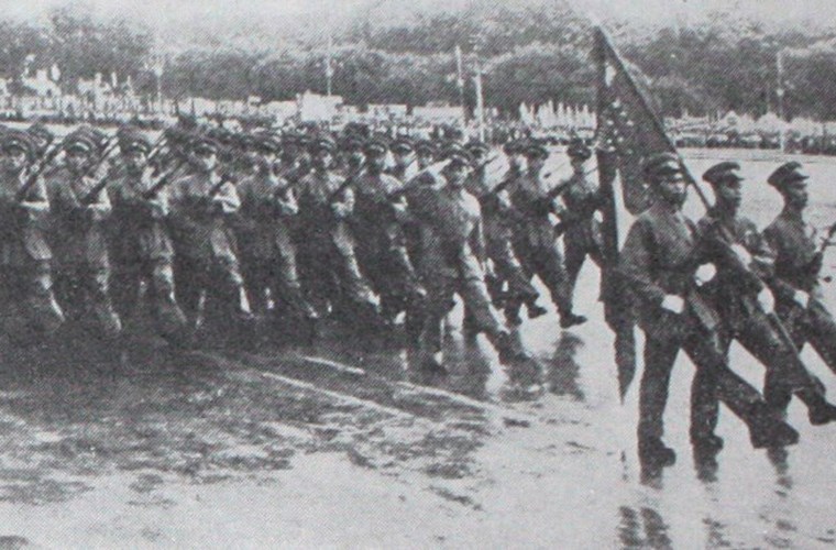 Ngày 2/9/1955, nhân kỷ niệm 10 năm ngày Quốc khánh, một cuộc duyệt binh lớn đã được tổ chức với sự tham gia của các lực lượng lớn trong quân đội, công an, học sinh, sinh viên, công nhân, nông dân, tri thức, thiếu nhi, các quan khách quốc tế.