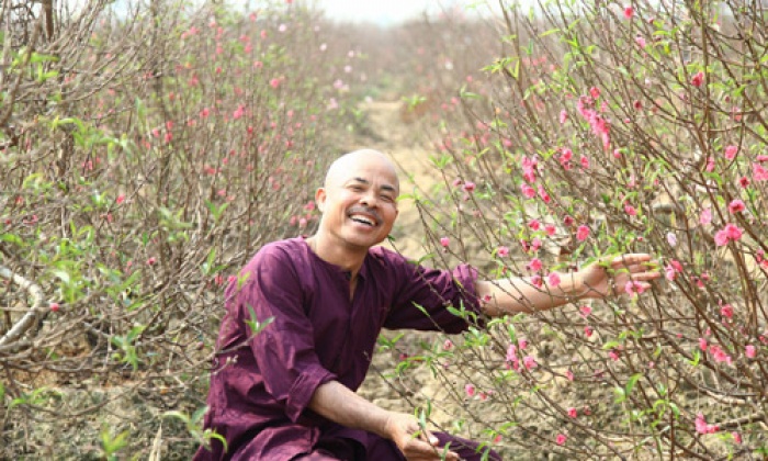 Ông cũng nổi tiếng với vai Chu Văn Quềnh trong bộ phim truyền hình ăn khách 'Đất và Người'. NSƯT Hán Văn Tình là trưởng đoàn nghệ thuật 2 của Nhà hát Tuồng Việt Nam.