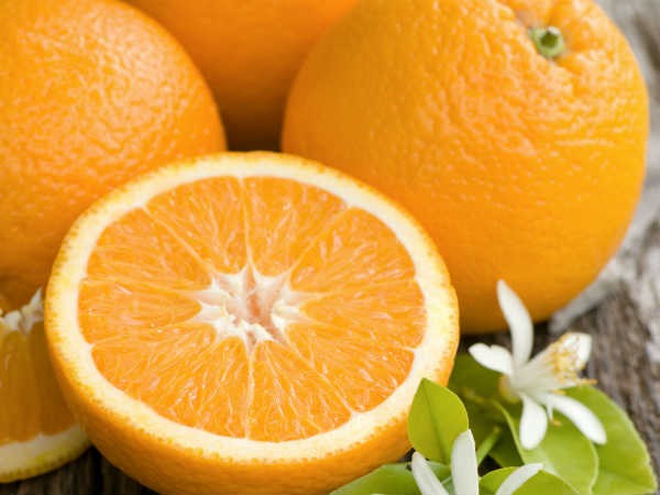 Cam là một trong những trái cây bổ dưỡng mà rất giàu vitamin C, một dưỡng chất giúp cơ thể có thể chữa lành các vết thương và tăng cường khả năng hấp thụ oxy của phổi.