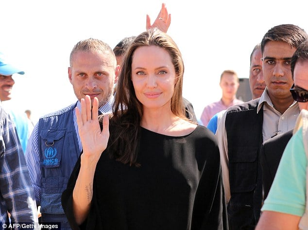 angelina-jolie-phunutoday