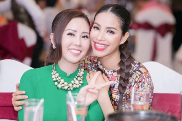 Hoa hậu Thu Hoài và Phạm Hương từng thân thiết với nhau như chị em