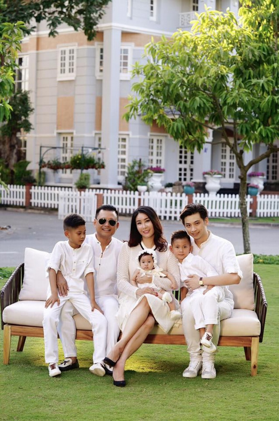 Gia đình hạnh phúc hiện tại của Hoa hậu Hà Kiều Anh