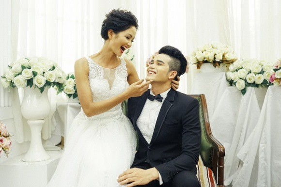 Loạt ảnh cưới gây xôn xao của Hoa hậu H'Hen Niê
