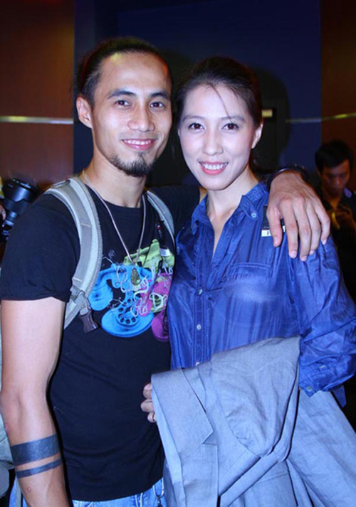 Vợ chồng ca sĩ Phạm Anh Khoa và Thùy Trang