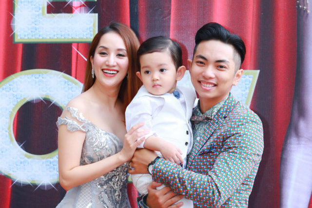 Gia đình hạnh phúc của Khánh Thi và Phan Hiển