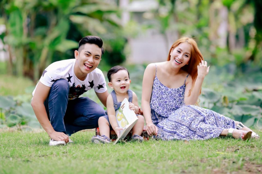 Gia đình hạnh phúc hiện tại của Khánh Thi và Phan Hiển