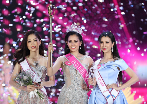 Thí sinh nhỏ tuổi nhất cuộc thi Hoa hậu Việt Nam 2018 - Trần Tiểu Vy (SBD 138) đã xuất sắc đăng quang ngôi vị cao nhất của cuộc thi sắc đẹp lâu đời và uy tín nhất Việt Nam.