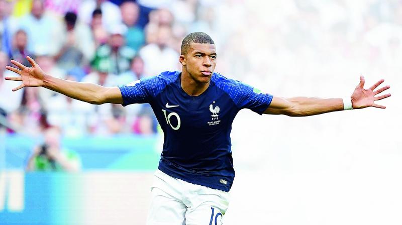 sao-tuyen-bi-canh-bao-su-nguy-hiem-cua-mbappe