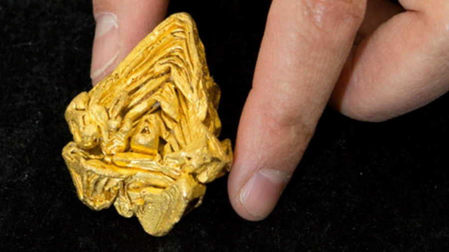 World's Largest Gold Crystal Found (1)