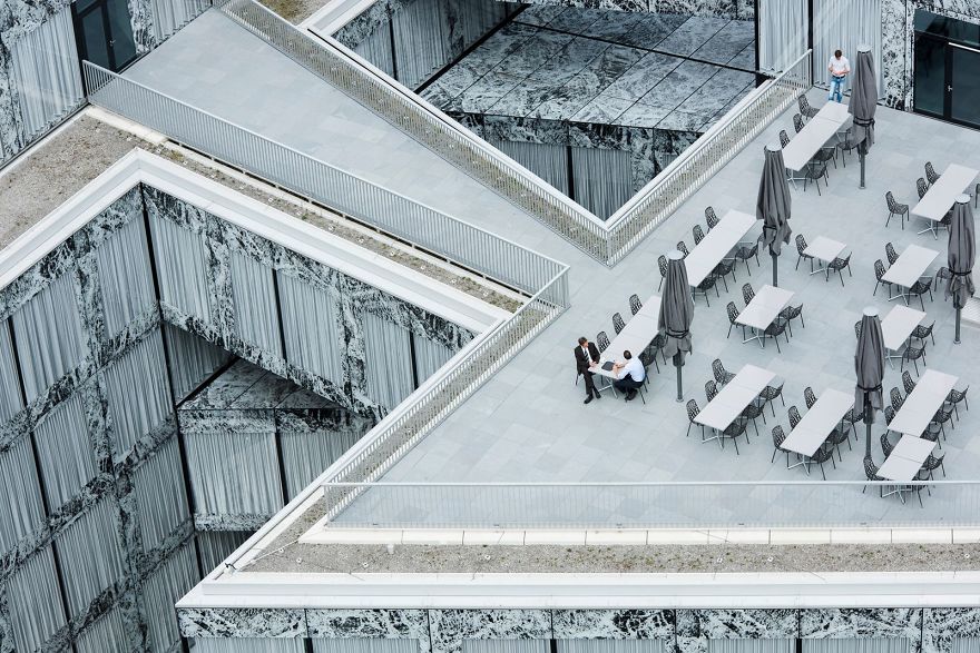 Nóc của trụ sở Công ty tài chính Allianz tại Munich, Đức (Giải Nhì hạng mục Kiến trúc và Không gian đô thị)