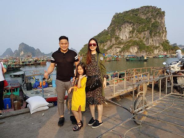 Minh Tiệp cùng vợ cựu người mẫu Thùy Dương và con gái