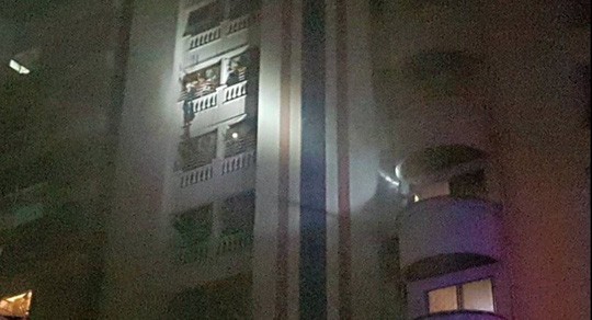 Vụ cháy diễn ra ở tầng 14 của chung cư (ảnh: Nationmultimedia)