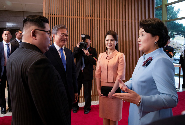 Bà Ri Sol Ju gần đây thường xuyên xuất hiện cùng chồng tại các cuộc gặp quốc tế (ảnh: Reuters)
