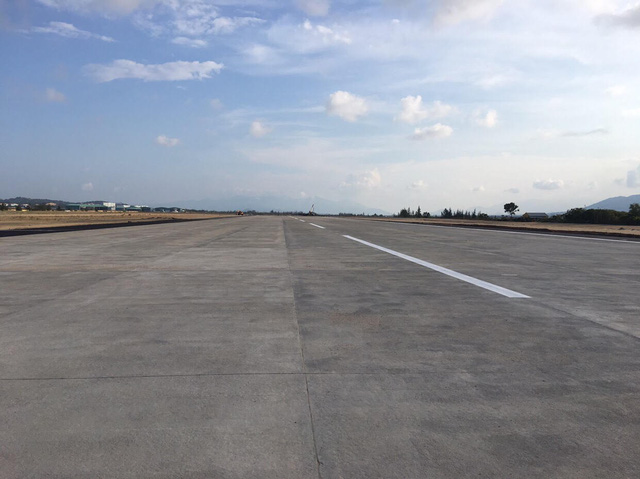 Đường bay 02 sân bay Cam Ranh là đường bay chưa hoàn thiện (ảnh: dantri)