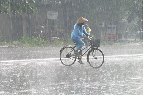 Tây Nguyên và Nam Bộ tiếp tục chuỗi mưa dông kéo dài, đề phòng tố lốc, gió mạnh