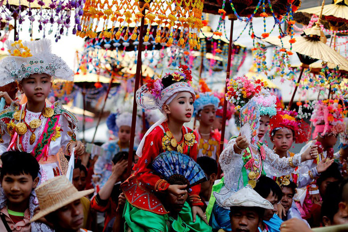 Poy Sang Long là một nghi lễ thiêng của người dân tộc Shan