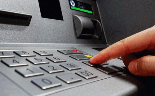 Lại thêm 3 ngân hàng lớn tăng phí rút tiền ATM nội mạng