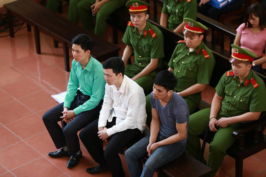 Các bị cáo tại phiên tòa (từ trái qua): Hoàng Công Lương - Trần Văn Sơn - Bùi Mạnh Quốc