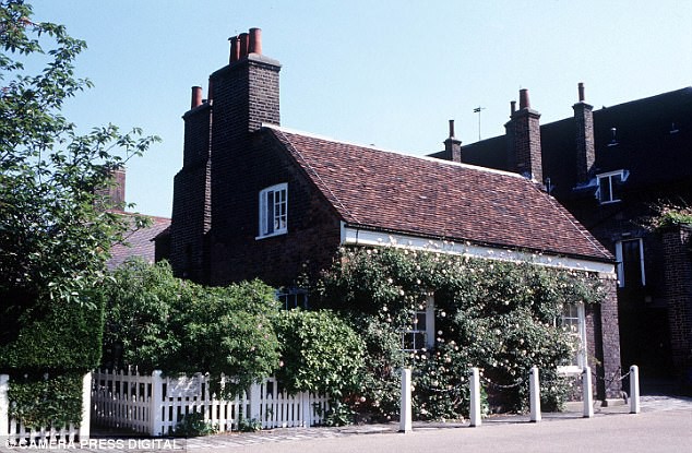 Nottingham Cottage là nơi ở nhỏ nhất trong Cung điện Kensington