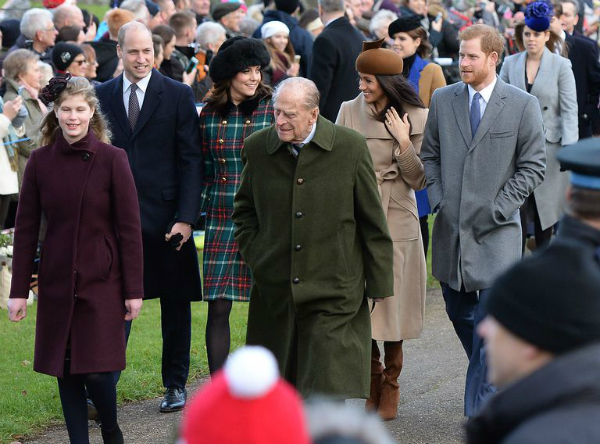 Kate, Meghan và các thành viên Hoàng gia tham dự lễ Giáng sinh tại nhà thờ St Mary Magdalene ở Norfolk vào tháng 12/2017