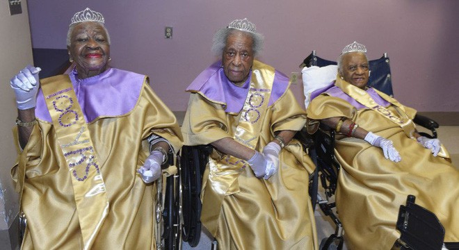 3 cụ bà tròn 100 tuổi từ trái sang: Cụ Lucille Watson, Carolyn Burton và Caroline Binns