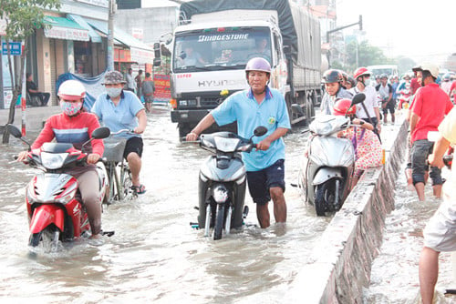 Áp thấp sẽ gây ra mưa dông mạnh cho khu vực từ Bình Thuận trở vào, cảnh báo dông lốc