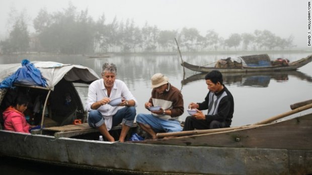 Ông Bourdain là người say mê với những món ăn địa phương. Khi tới Việt Nam, ông đã đưa nhiều món ăn địa phương lên chương trình ẩm thực nổi tiếng “Anthony Bourdain: Part Unknown” (Anthony Bourdain: Những điều chưa biết tới)