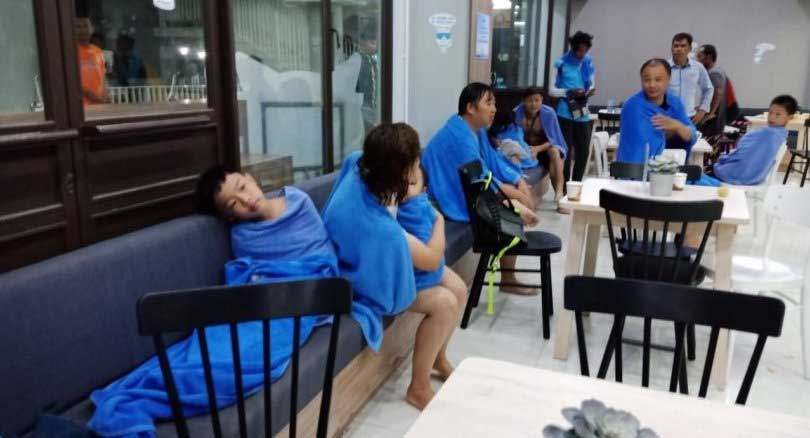 Chính quyền Thái Lan và Phuket đang cố gắng hết sức để cứu người và lo cho những du khách được giải cứu an toàn