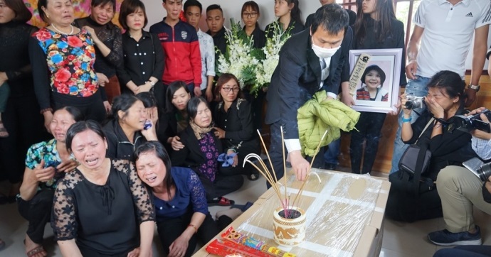 Đám tang bé Nhật Linh tại quê nhà