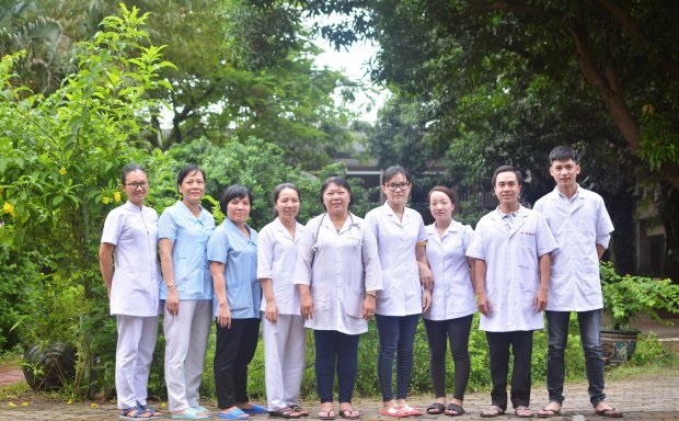 Đội ngũ bác sĩ tại Trung tâm Bảo trợ Trẻ tàn tật Mồ côi Thị Nghè