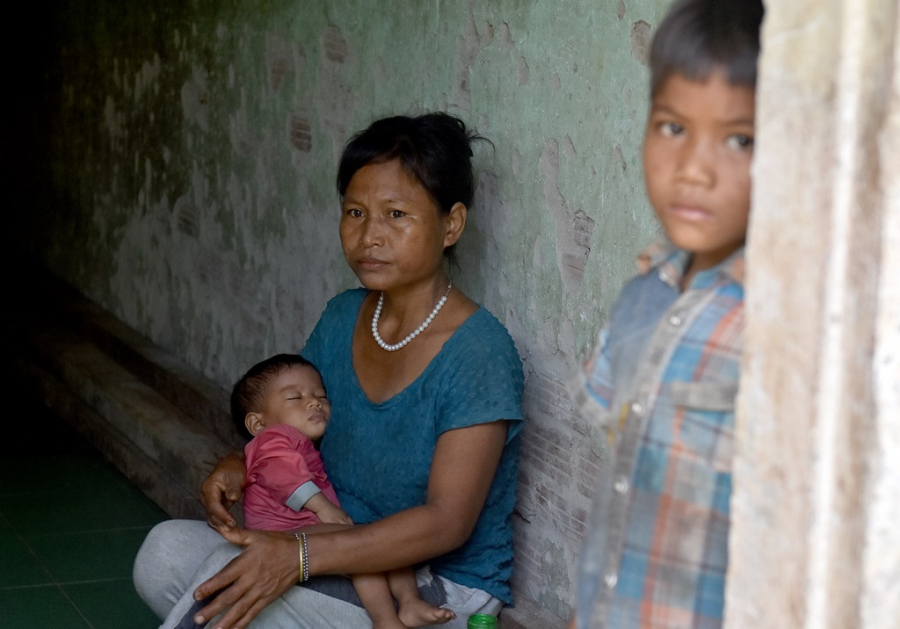 10 lần sinh con là 10 lần bà mẹ nghèo tự thân vượt cạn, không đến trạm y tế