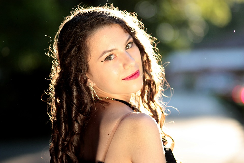 girl-1445285_960_720