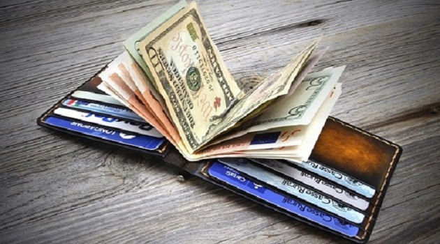 Bạn nên sắp xếp ví tiền của mình thật ngay ngắn gọn gàng để tài lộc được hanh thông