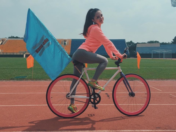 Cô dành 2 tiếng mỗi ngày cho việc luyện tập, ngoài ra đạp xe cũng là môn thể thao Hương Giang yêu thích    