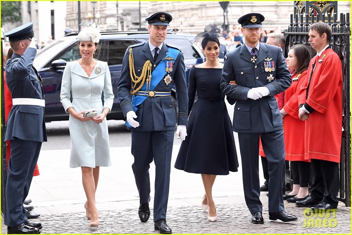 Ngày hôm qua, vợ chồng Công nương Kate Middleton và vợ chồng Công nương Meghan Markle tham dự Lễ kỷ niệm 100 năm thành lập của Không quân Hoàng gia tại tu viện Westminster (London, Anh).  
