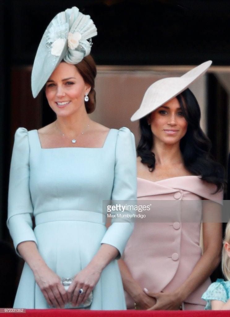 Tại những sự kiện hai công nương xuất hiện cùng nhau, sự khác biệt trong phong cách chọn mũ hoàng gia được thể hiện rất rõ. 