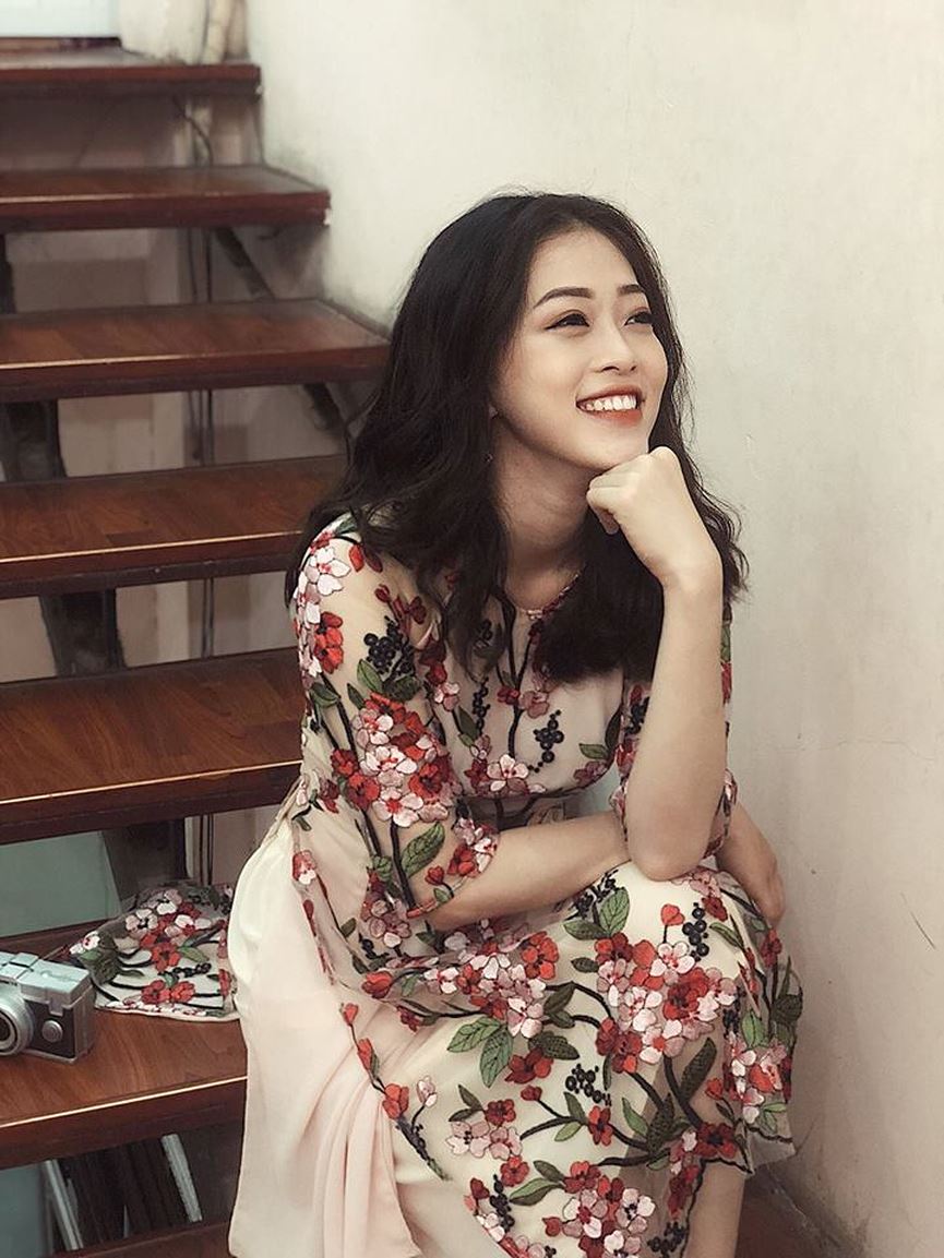 Trước khi đoạt danh hiệu Á hậu 1 cuộc thi HHVN 2018, cô từng là Hoa khôi Đại học Kinh tế Quốc dân và đoạt giải Gương mặt trang bìa của báo Sinh viên Việt Nam năm 2017.
