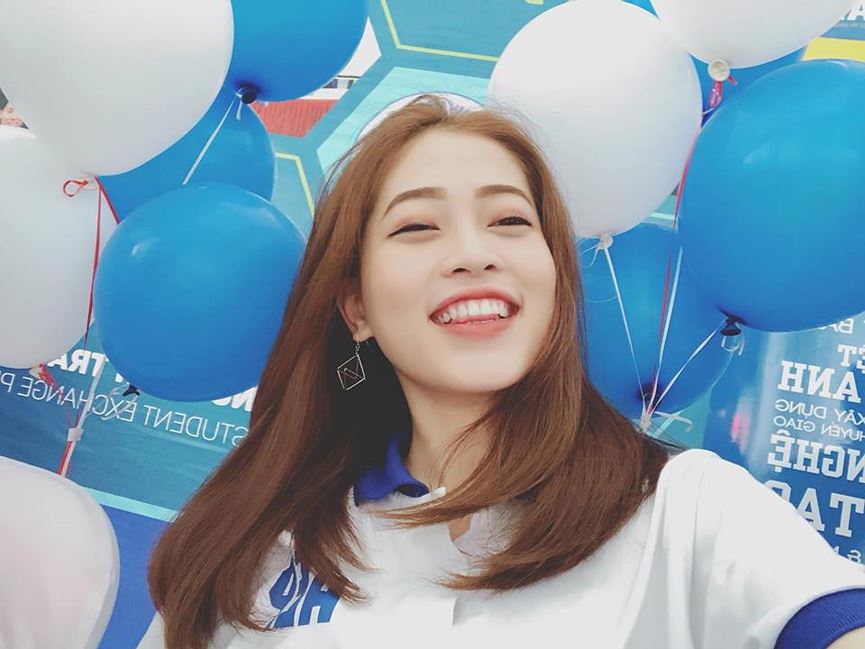 Trong những hình ảnh đời thường, Phương Nga sở hữu vẻ đẹp tự nhiên, trong sáng.