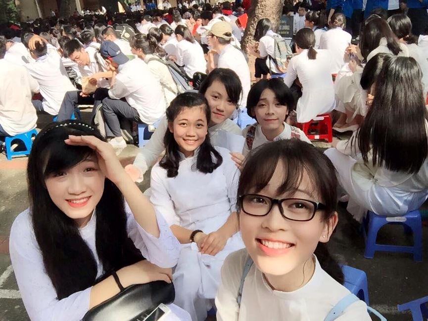 Vẻ đẹp của Á hậu Phương Nga luôn nổi bật hơn so với bạn bè cùng trang lứa.