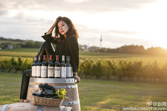 Nữ diễn viên cũng chính là người đại diện cho thương hiệu rượu vang của gia đình cô.    