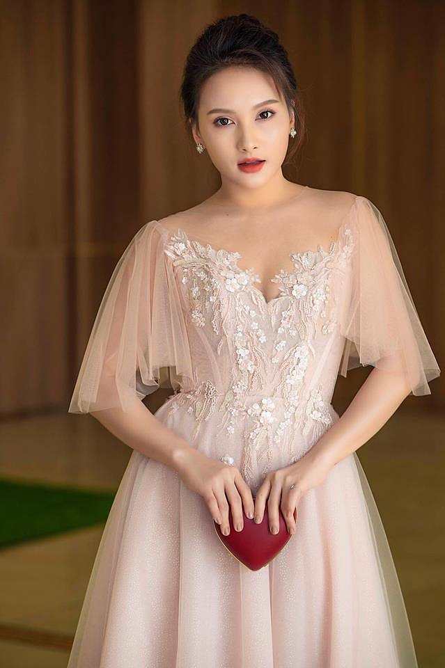 Vừa qua, Bảo Thanh đã chia sẻ những khoảnh khắc cô góp mặt trong sự kiện của một thương hiệu dược mỹ phẩm thu hút sự quan tâm của đông đảo cộng đồng mạng và người hâm mộ.    