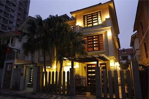 Căn biệt thự nhà Hồ Quỳnh Hương nằm trên phố Trương Định (Hà Nội).    