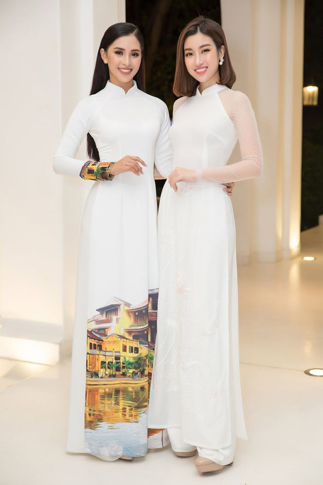 Đây cũng là lần đầu tiên Hoa hậu Mỹ Linh và Tiểu Vy cùng xuất hiện trong một sự kiện văn hoá ý nghĩa dù trước đó thường xuyên làm việc và gặp gỡ nhau.  