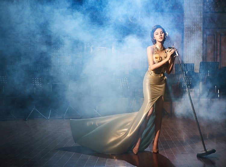 Xuất hiện trong bộ sưu tập áo dài lần này, Hoa hậu người Việt tại Úc Jolie Nguyễn đẹp khó rời mắt.  