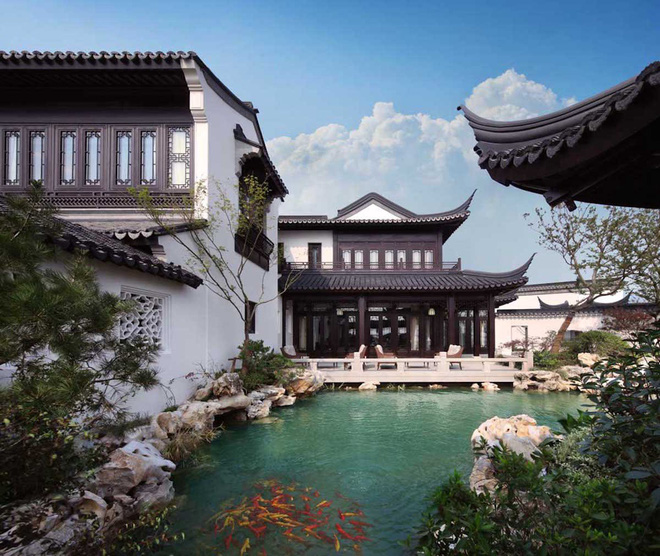 Tất cả 32 phòng ngủ thuộc biệt viện của Jack Ma đều được xây dựng hướng về phía Bắc để đón ánh sáng mặt trời, hay còn gọi là đón khí dương (theo quan niệm của người Trung Quốc).    