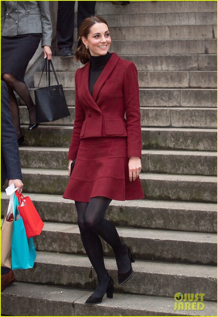 Ngày hôm qua (21/11), Công nương Kate Middleton đã có chuyến thăm Phòng thí nghiệm phát triển khoa học thần kinh UCL tại Đại học London, Anh.    