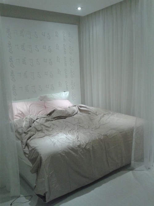 Đây là phòng ngủ của Thủy Tiên sau khi kết hôn với Công Vinh trong biệt thự triệu đô.    