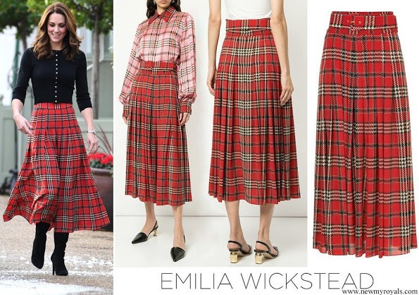 Chân váy kẻ mà Công nương Kate mặc thuộc BST Xuân/Hè 2018 của nhà mốt Emilia Wickstead. Thiết kế midi nổi bật với sắc màu mùa lễ hội cùng những đường xếp nếp tinh tế, chiếc váy có giá 1456£ - khoảng hơn 46 triệu đồng.    