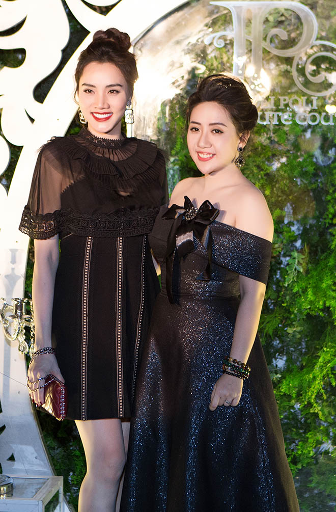 Cựu người mẫu Trang Nhung và NTK Anh Thư - người từng thiết kế trang phục cho Đỗ Mỹ Linh, Trần Tiểu Vy diện trong đêm chung kết Hoa hậu Việt Nam 2016 và 2018.    