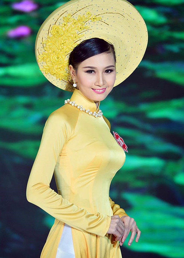 Thời điểm thi nhan sắc, Nguyễn Thị Hà cao 1m71, có số đo 3 vòng: 85-62-90. 
